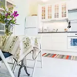 Apartment Les Agaves By Interhome
